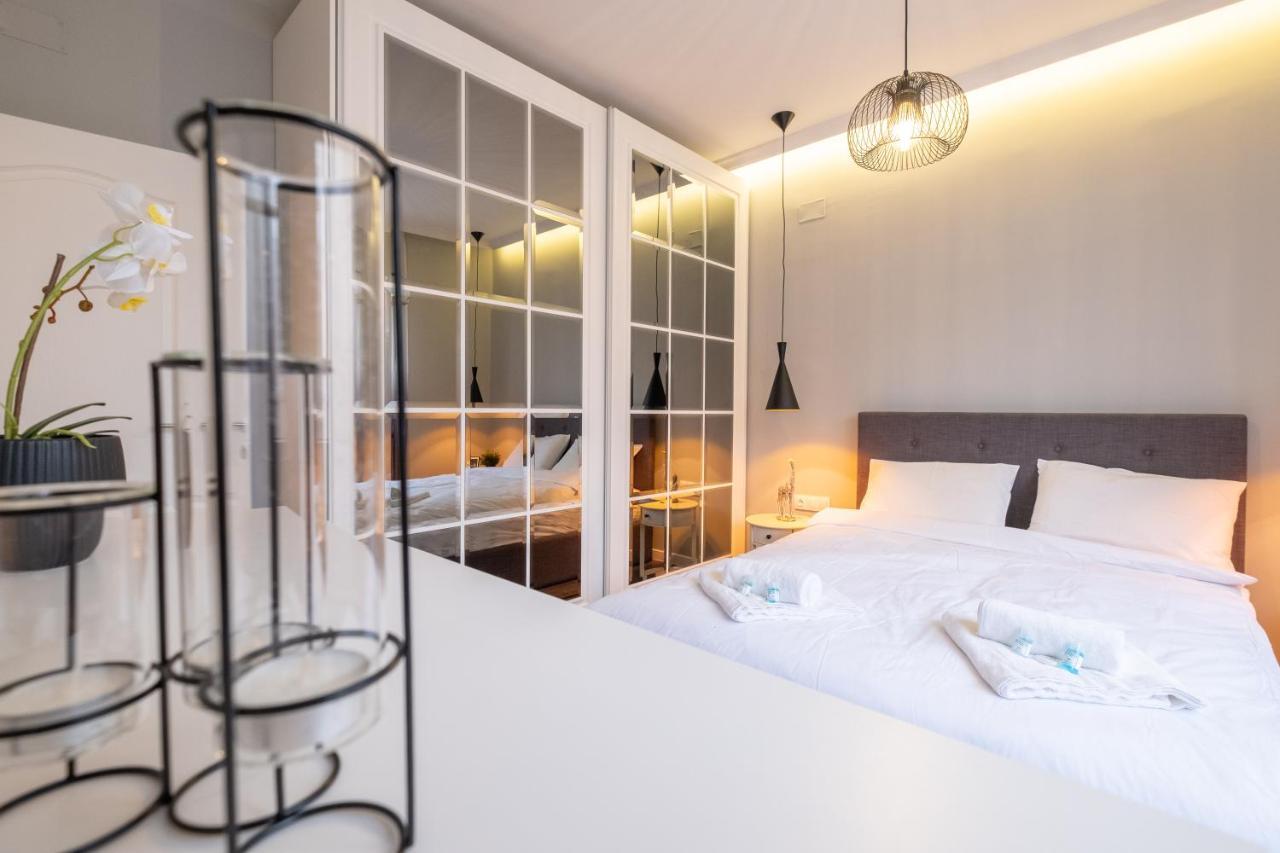 Designer & Cozy 2Bd Flat With A Parking In The City Center By Flat Mаnager Sófia Exterior foto