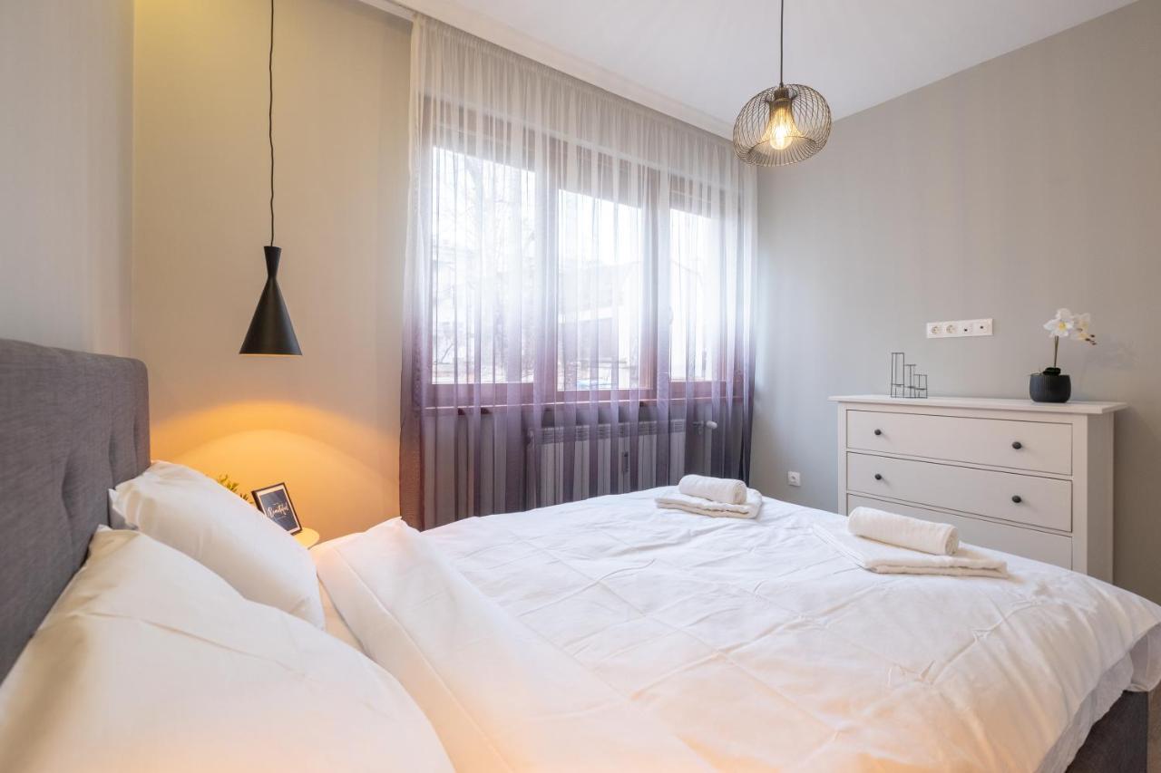 Designer & Cozy 2Bd Flat With A Parking In The City Center By Flat Mаnager Sófia Exterior foto