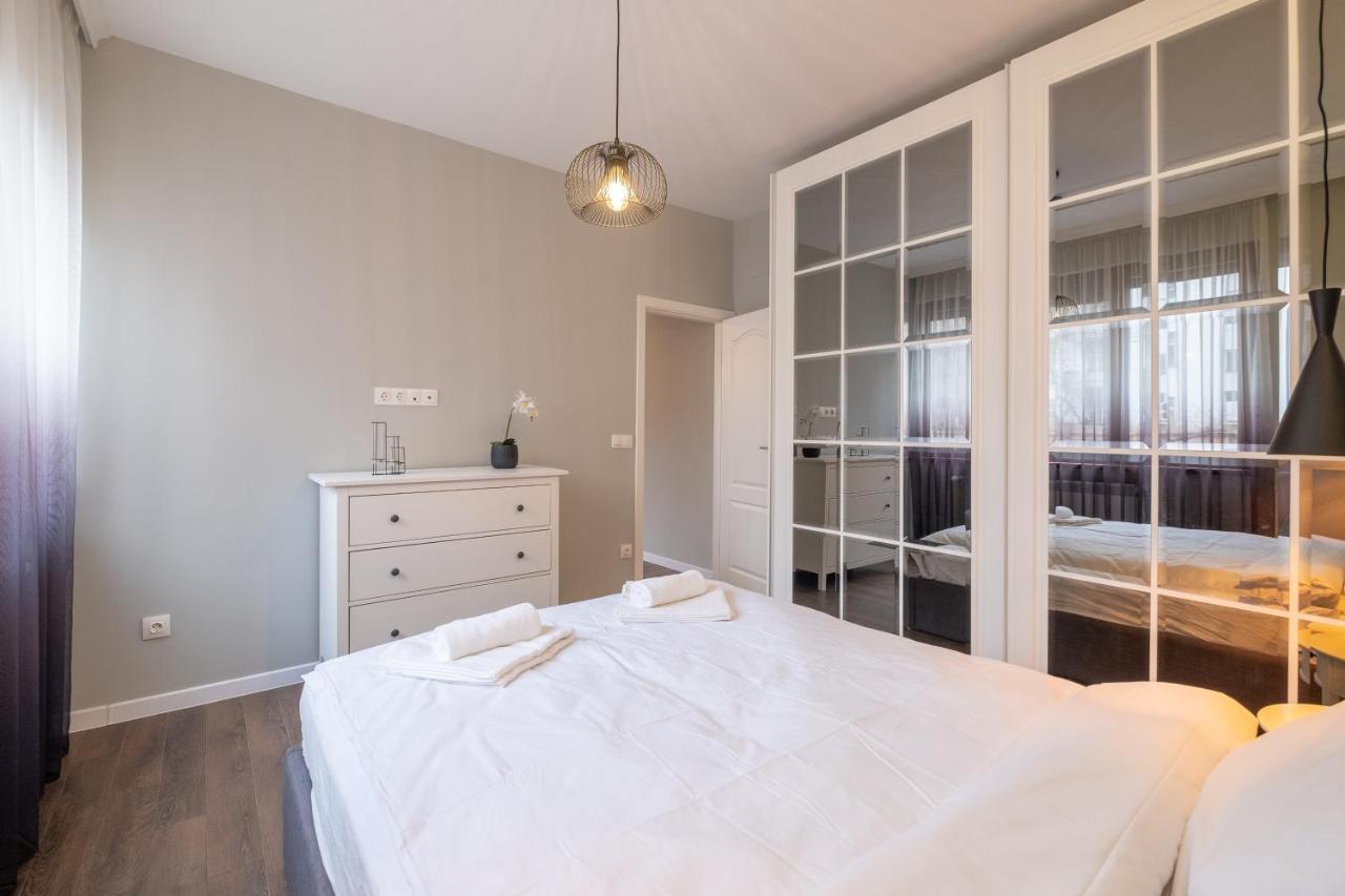 Designer & Cozy 2Bd Flat With A Parking In The City Center By Flat Mаnager Sófia Exterior foto